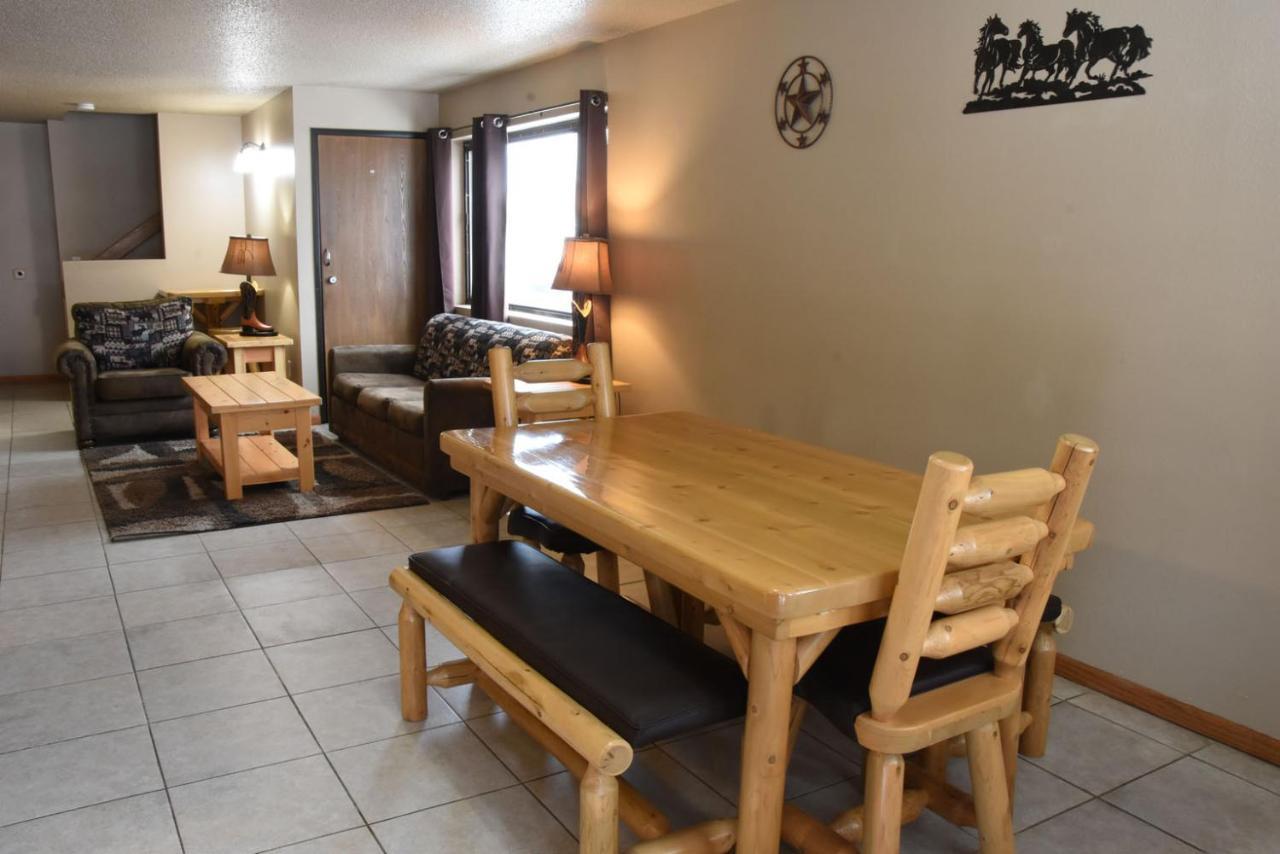 ויסקונסין דלס Woodside Dells Hotel & Suites מראה חיצוני תמונה