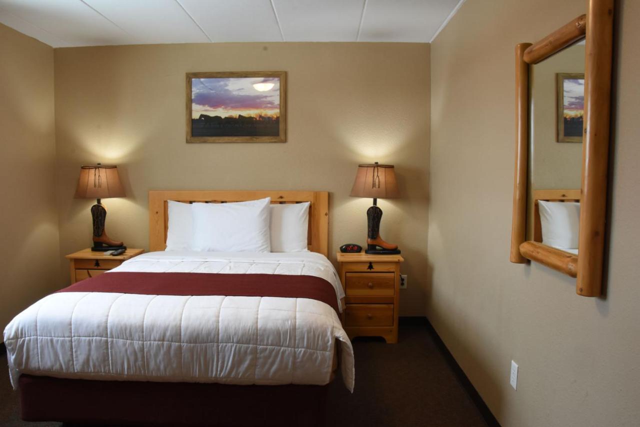 ויסקונסין דלס Woodside Dells Hotel & Suites מראה חיצוני תמונה