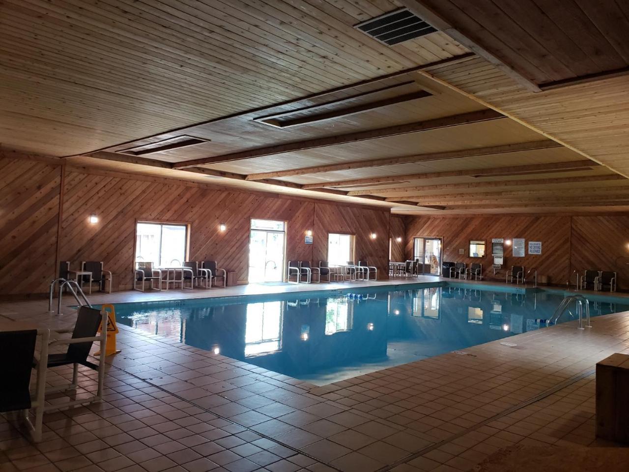 ויסקונסין דלס Woodside Dells Hotel & Suites מראה חיצוני תמונה