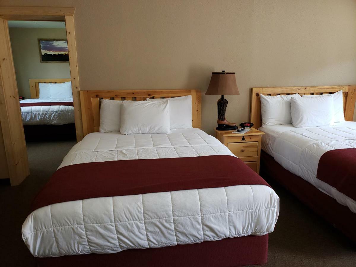ויסקונסין דלס Woodside Dells Hotel & Suites מראה חיצוני תמונה