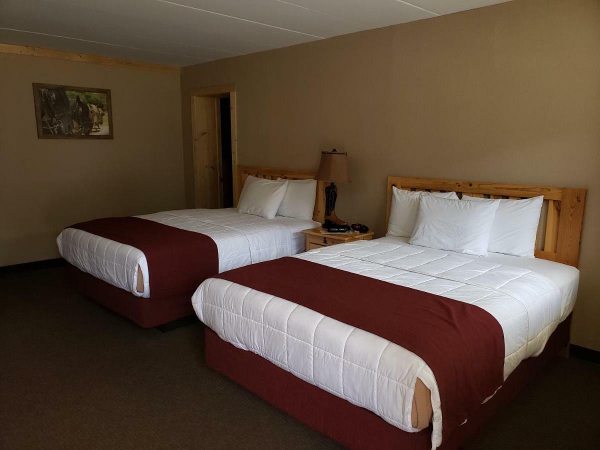 ויסקונסין דלס Woodside Dells Hotel & Suites מראה חיצוני תמונה