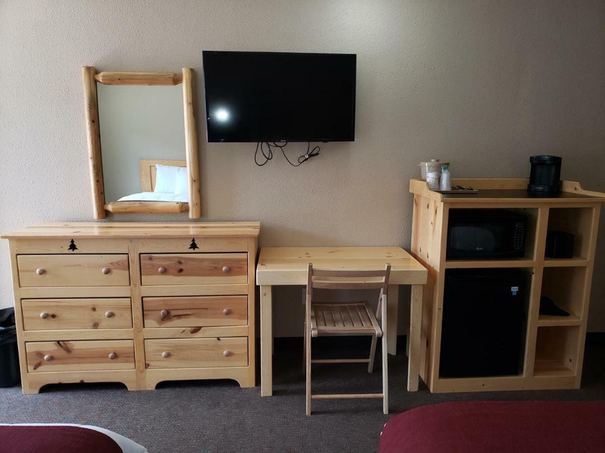 ויסקונסין דלס Woodside Dells Hotel & Suites מראה חיצוני תמונה