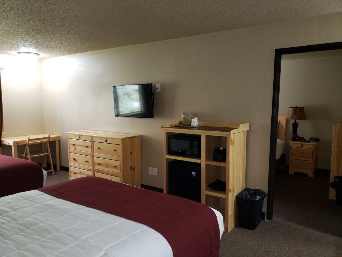 ויסקונסין דלס Woodside Dells Hotel & Suites מראה חיצוני תמונה